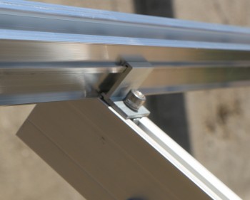 Боковой зажим алюминиевого профиля для солнечных батарей с системой Speed Click MR-SC-ST