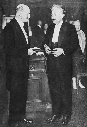 1905-Einstein-nobel-prize-in-1921.jpg